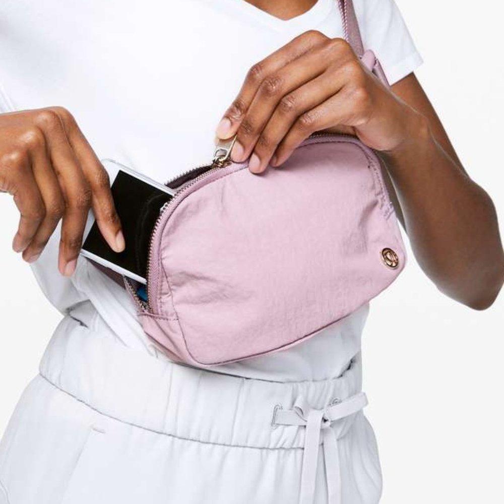 Lululemon Everywhere Belt Bag *1L Antoinette